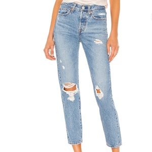 NWT Levi’s Wedgie Distressed Light Denim